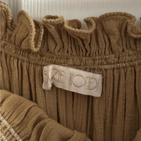 Suzi Kondi Mustard Off-Shoulder Blouse - Picture 4 of 5